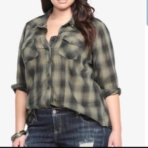 Torrid green and black button up plaid shirt